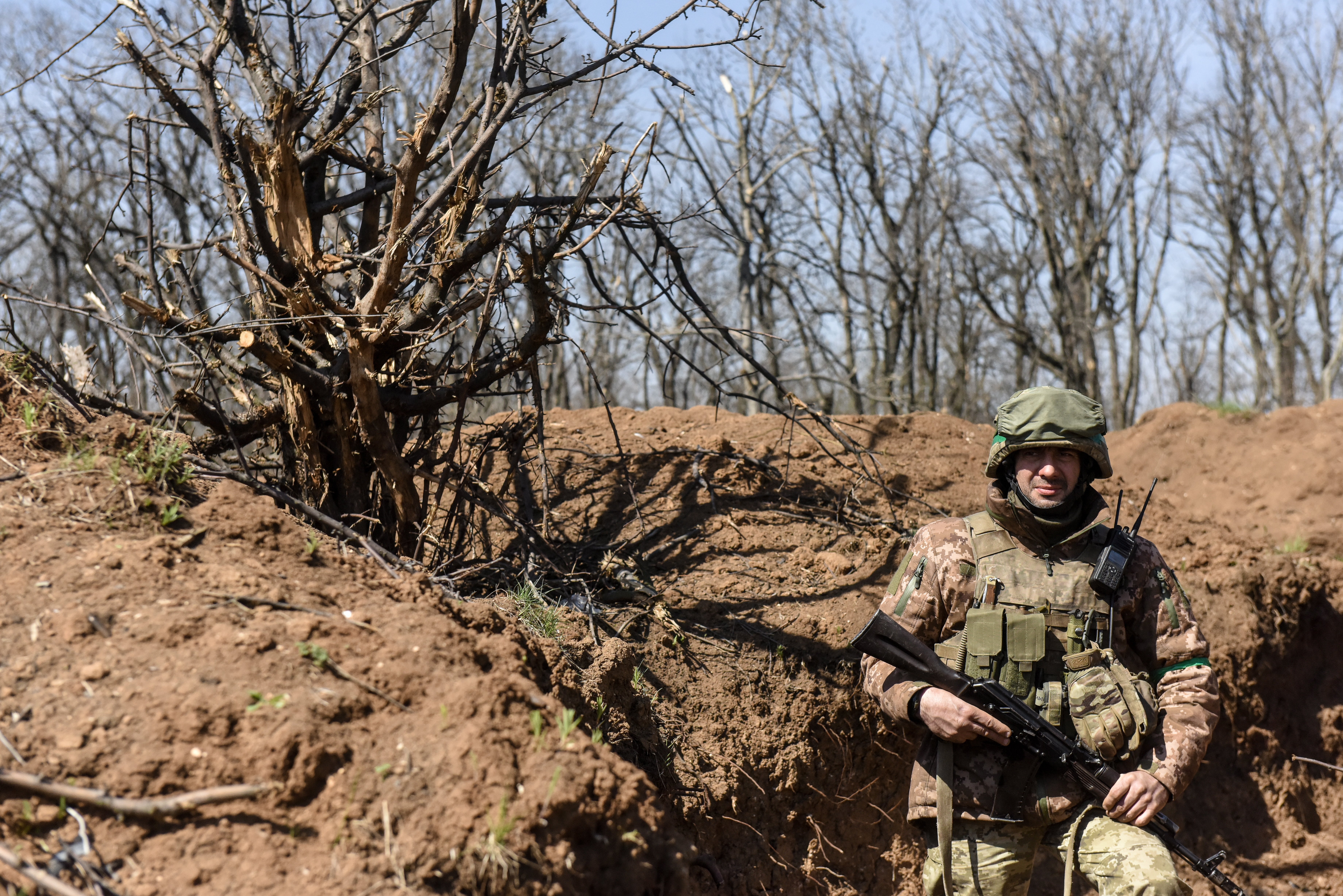 Giro inesperado y golpe duro a Rusia: Serbia acordó suministrar armas a Ucrania