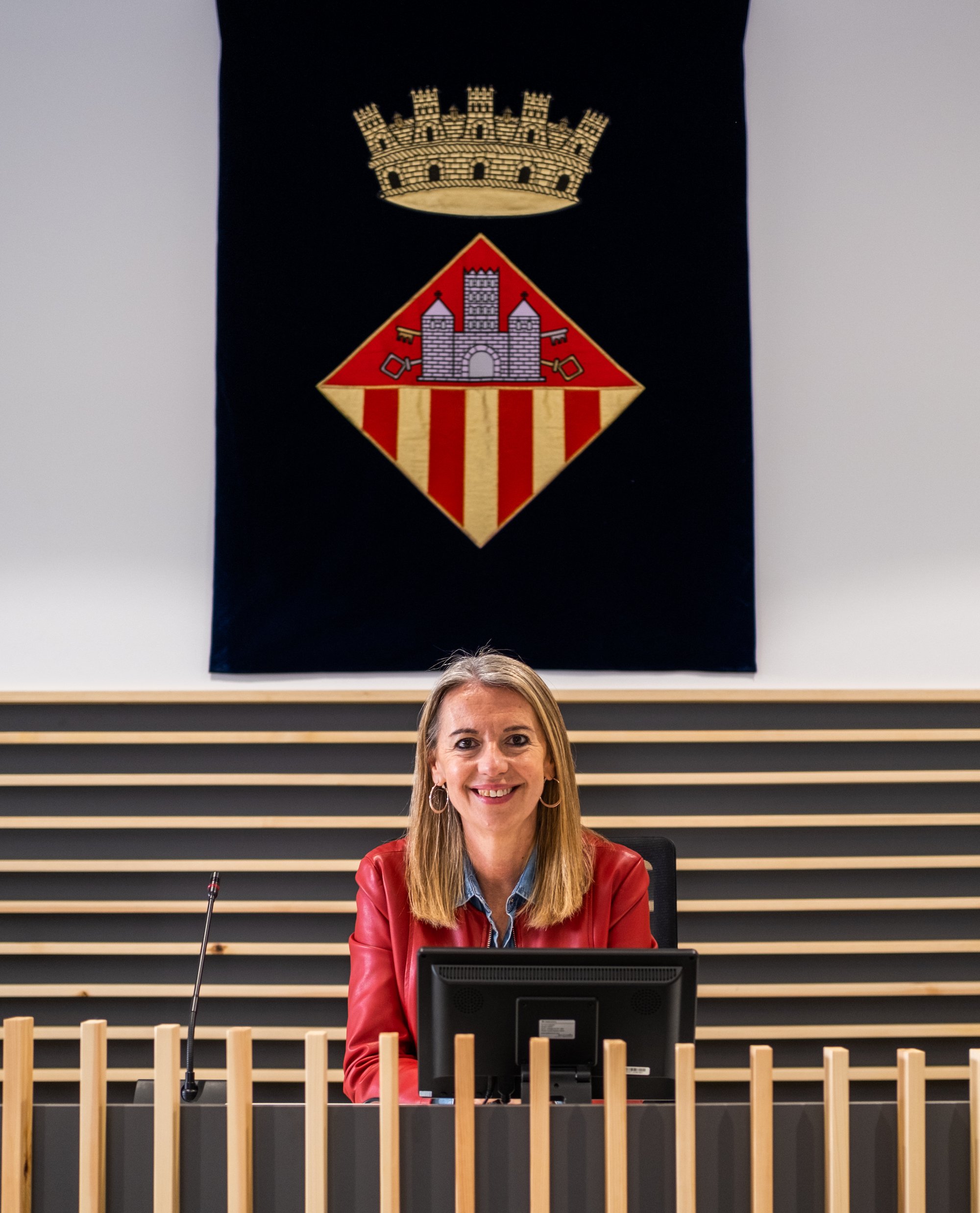 Mireia Ingla en la sala de plenos de Sant Cugat del Vallès / Foto: Quimo Riera