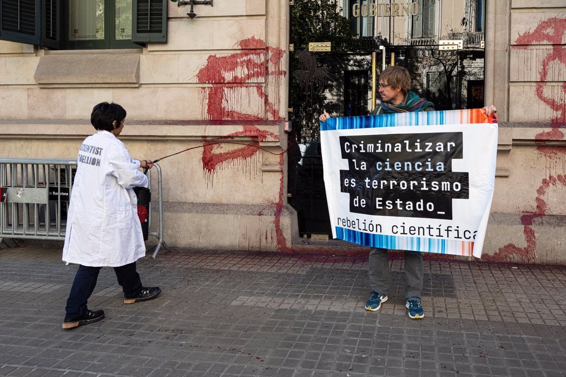 Dues protestes entelen la presa de possessió del nou delegat del govern espanyol a Catalunya