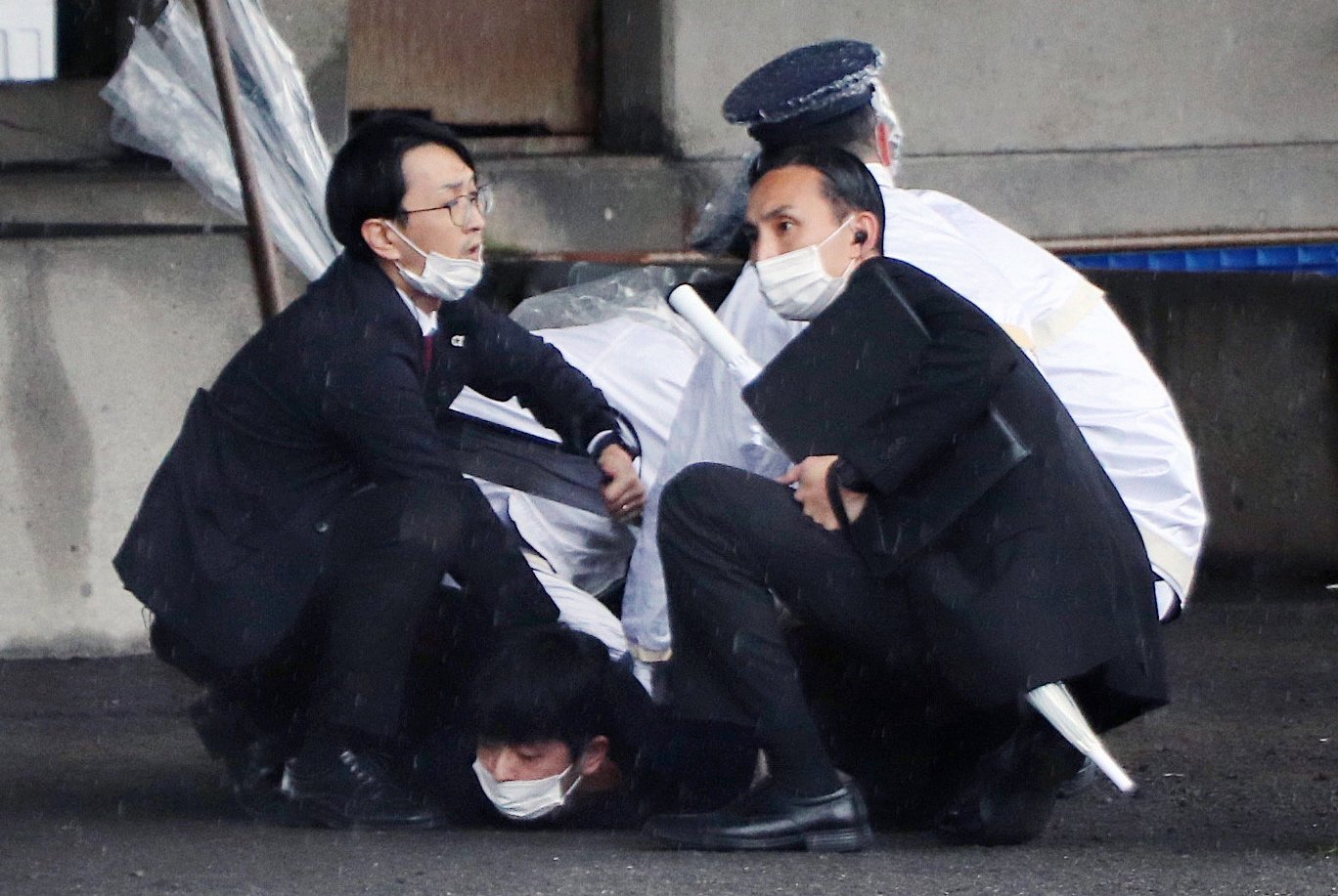 Ensurt al Japó: evacuen el primer ministre per l'explosió d'una bomba de fum