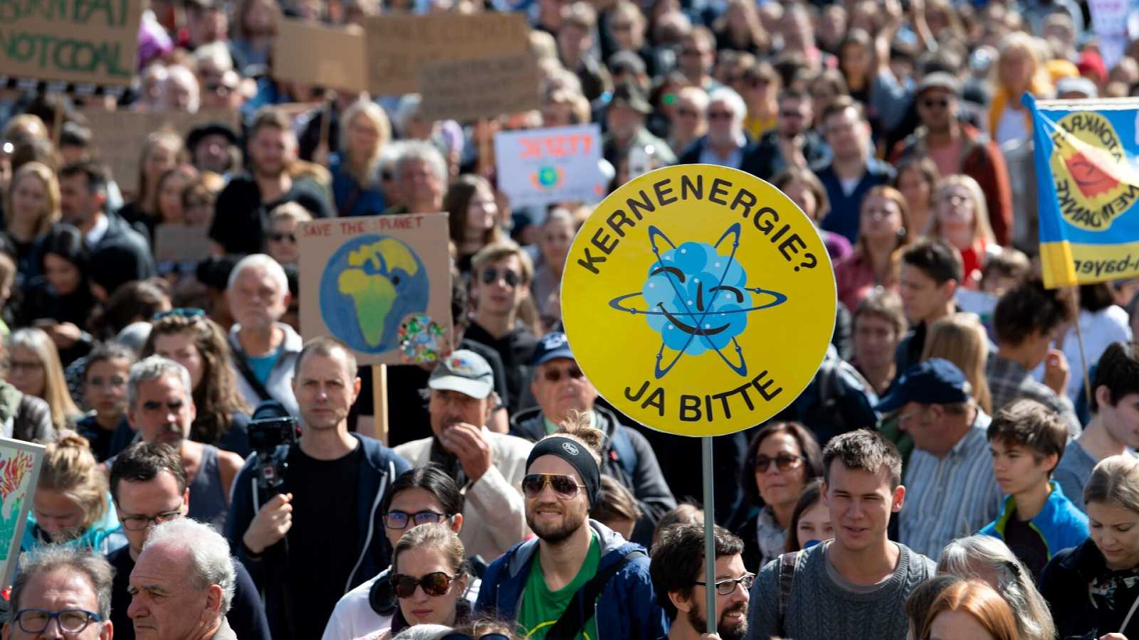 Jóvenes, ecologistas y de izquierda, así son los alemanes que apoyan el adiós nuclear por decreto