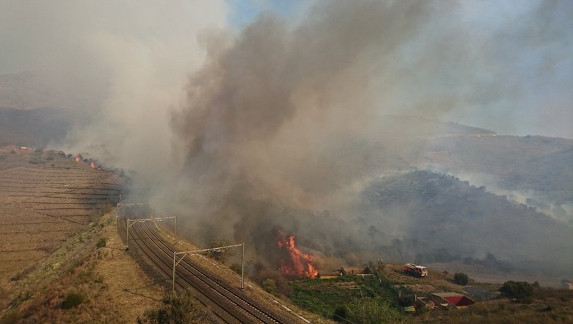 "El humo nos asfixiaba, hemos tenido las llamas a 30 metros"