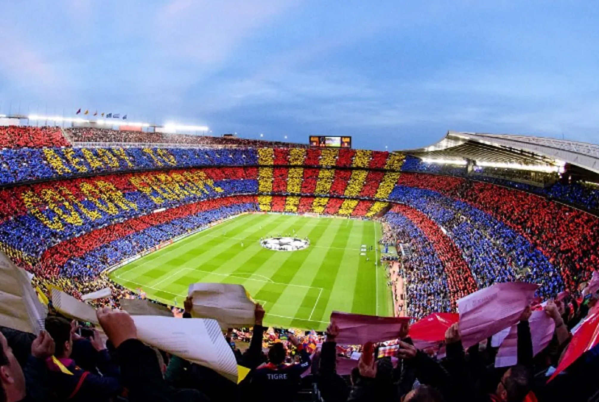 El Barça jugarà la Champions en Montjuïc i el Camp Nou mentre el Girona pensa la seva decisió