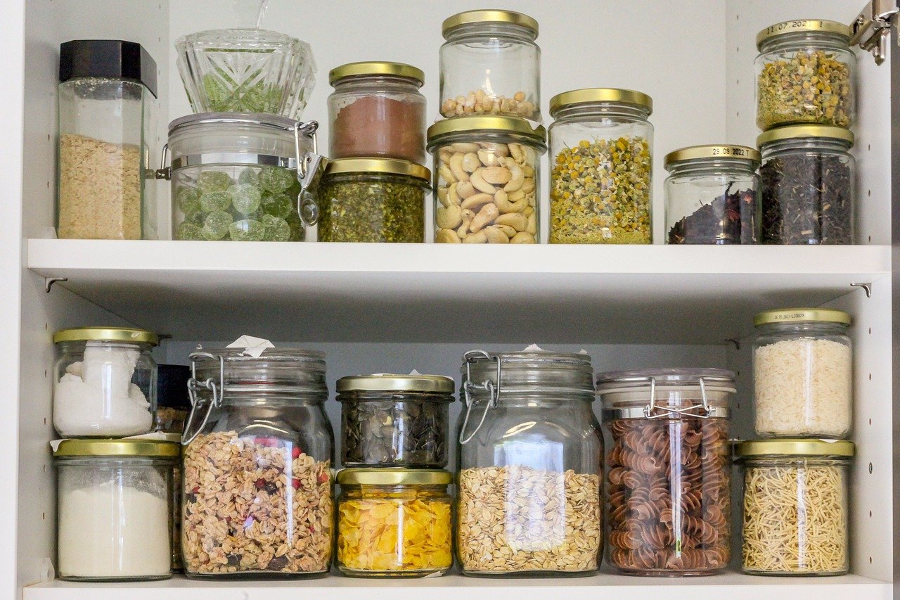 Llega el cambio de armario también a tu cocina: cómo deberías ordenar tu despensa esta primavera