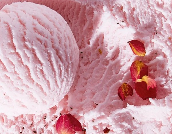 helado de petals de rosa
