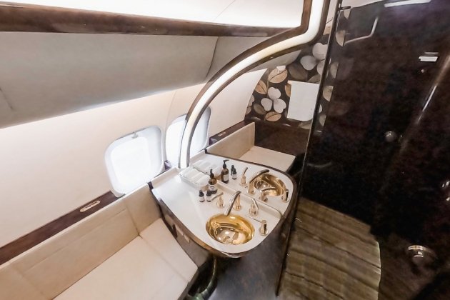 Lavabo avión Juan Carlos Royal Jet