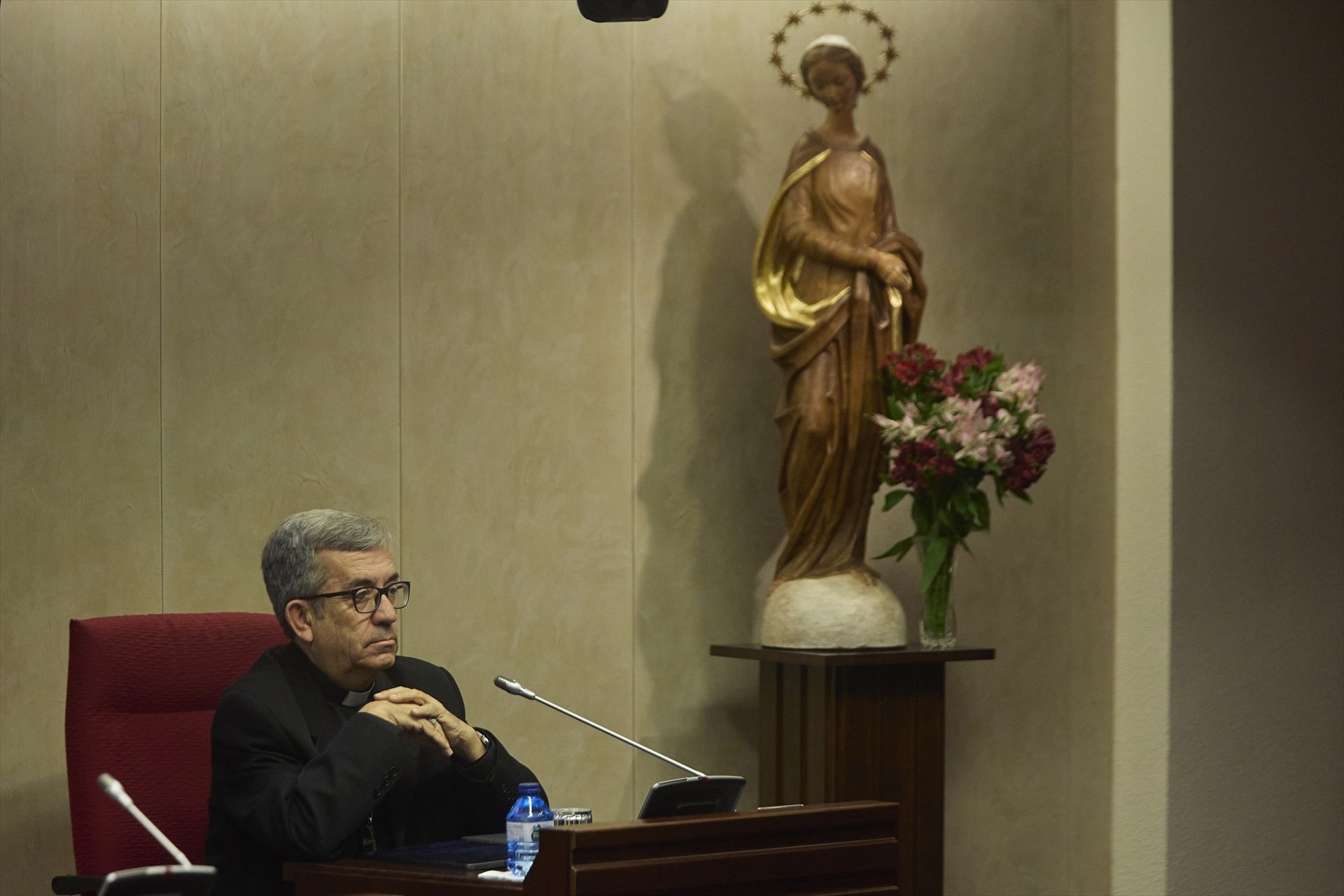 Los obispos españoles, preocupados por el poliamor: "Si le llamamos poligamia la cosa cambia"