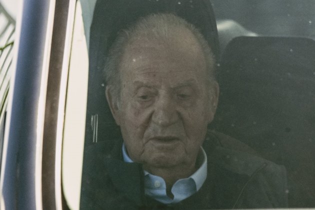 Juan Carlos coche aeropuerto Vigo EFE Juan Carlos coche aeropuerto Vigo EFE