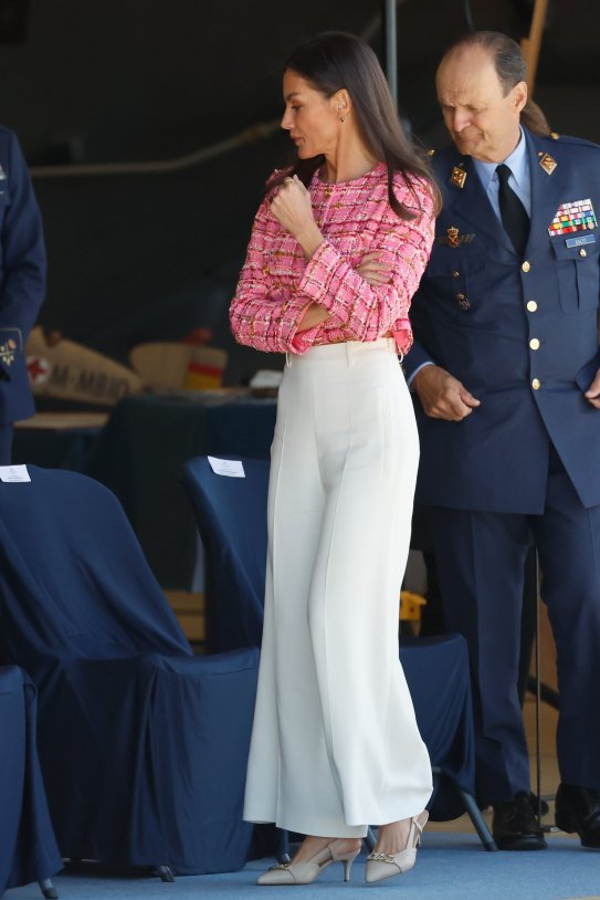 Letizia mira de soslayo GTRES