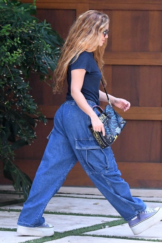 Shakira miami Twitter (2) Shakira miami Twitter (2)