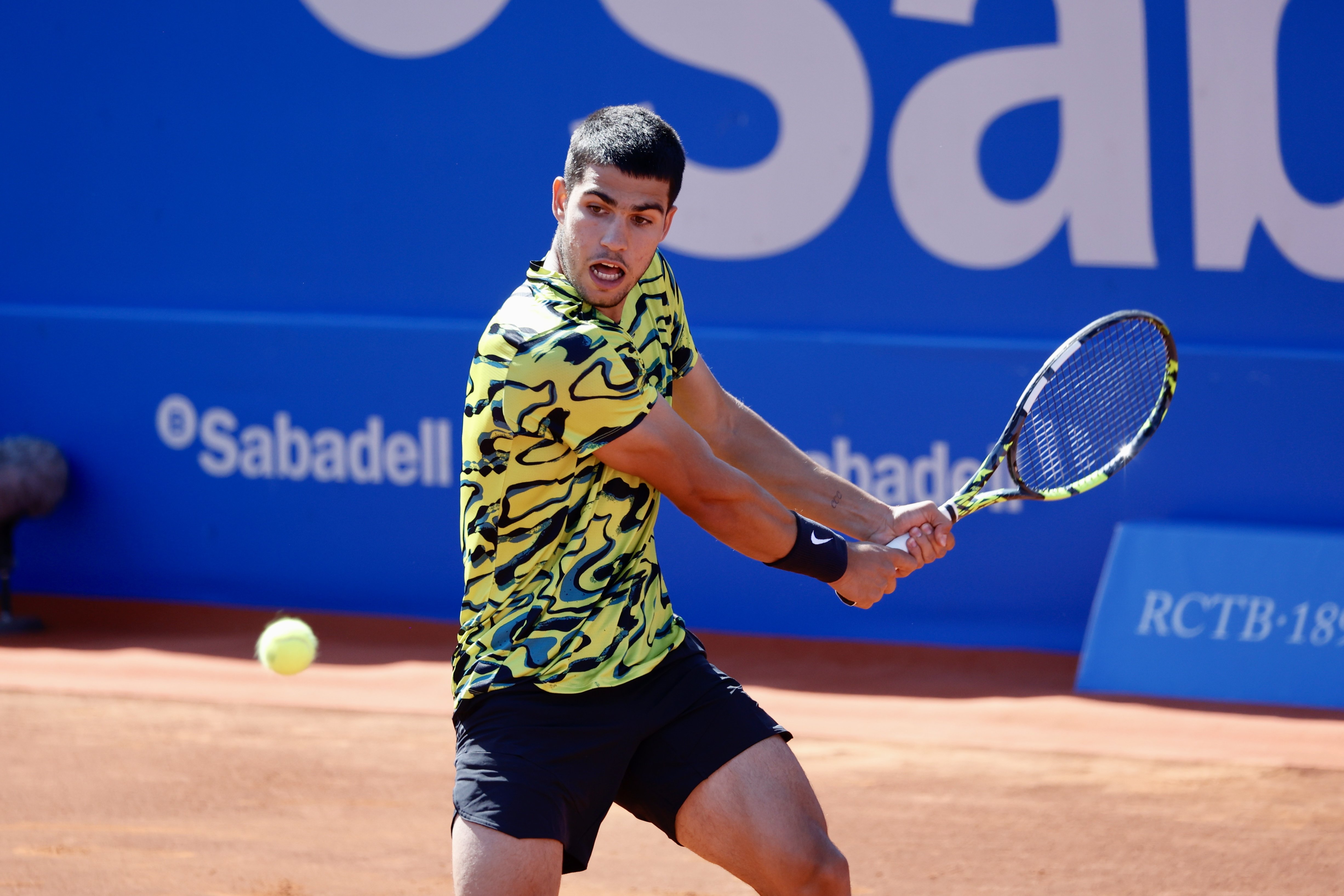 Carlos Alcaraz necesita un extra para superar a Roberto Bautista en el Barcelona Open Banc Sabadell