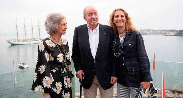 Sofia, Juan Carlos i la infanta Elena Sofia, Juan Carlos i la infanta Elena