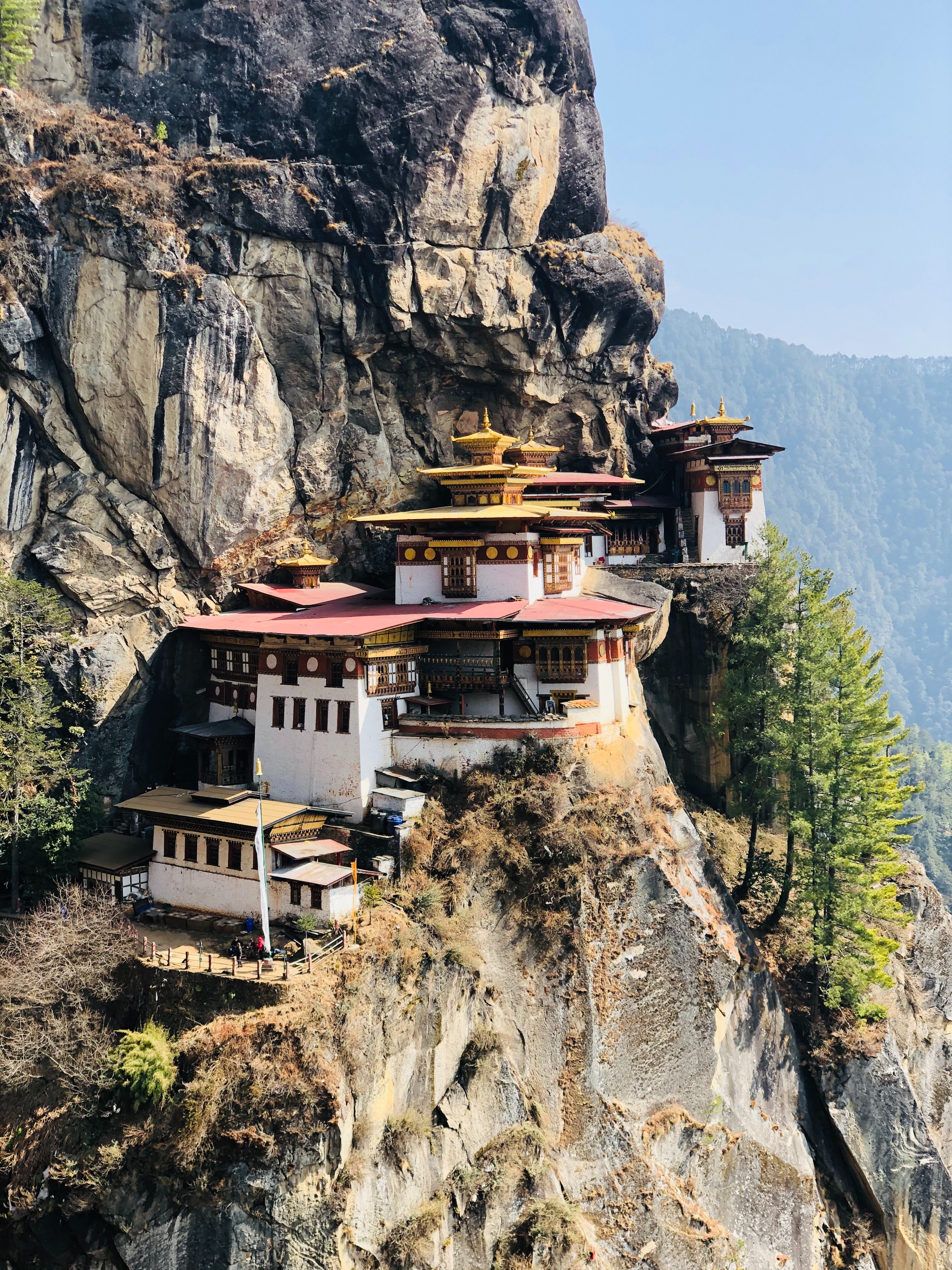 Monasterio de Taktsang, el templo budista remoto en un país donde se mide la felicidad