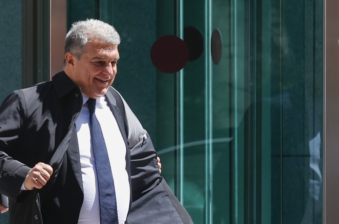 Bin Salmán ofereix 40 milions, però Joan Laporta demana 60 per tancar la venda