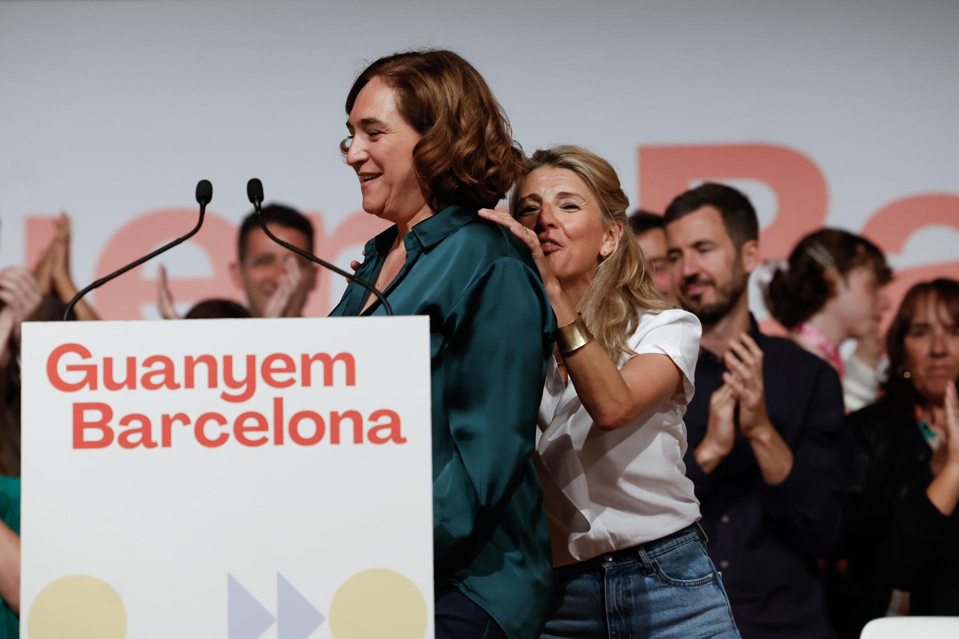 L'esbroncada a Ada Colau que ha entelat l'acte amb Yolanda Díaz a Barcelona | VÍDEO