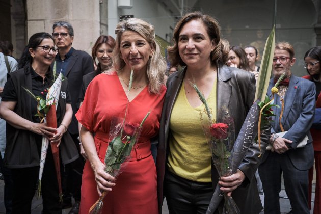 Esmorzar de l’ajuntament de Barcelona amb Colau, Yolanda Díaz i Gemma Ruiz (3). Foto: Carlos Baglietto Esmorzar de l’ajuntament de Barcelona amb Colau, Yolanda Díaz i Gemma Ruiz (3). Foto: Carlos Baglietto