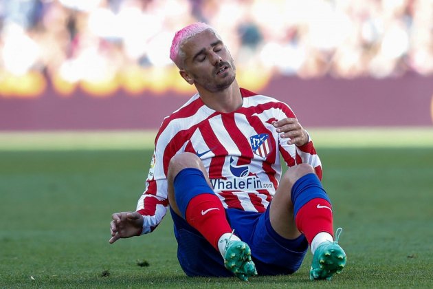 Griezmann decepcionado tras un fallo del Atlético de Madrid / Foto: EFE
