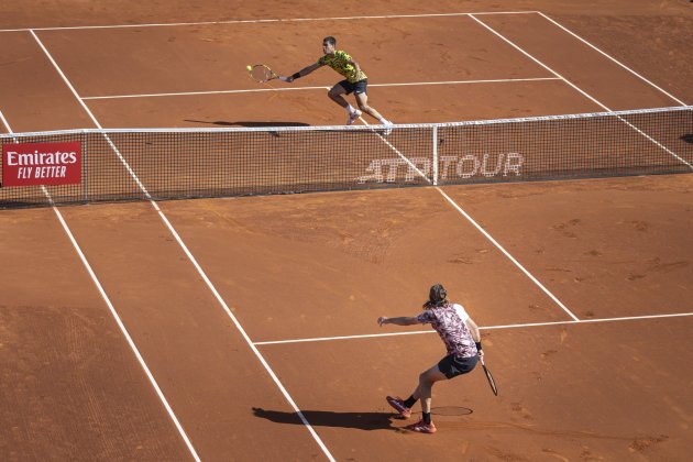 Carlos Alcaraz Stefanos Tsitsipas Barcelona Open Banc Sabadell 2023 / Foto: Montse Giralt