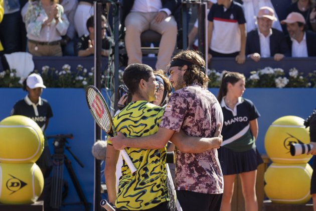 Carlos Alcaraz Stefanos Tsitsipas Barcelona Open Banc Sabadell 2023 / Foto: Montse Giralt