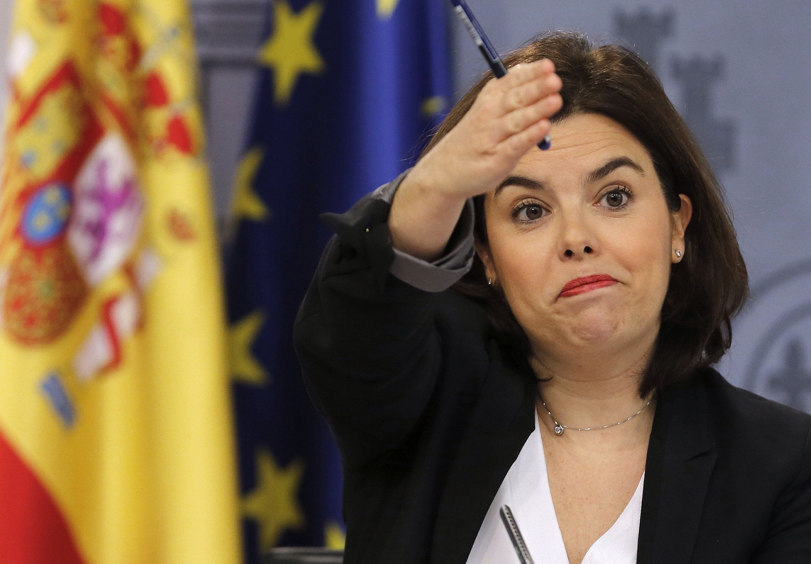 Santamaría reprocha a Puigdemont que ofrezca acoger refugiados unilateralmente