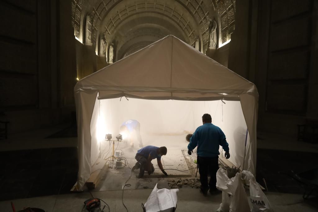 L'exhumació de Primo de Rivera, des de dins: les imatges de l’aixecament del cos