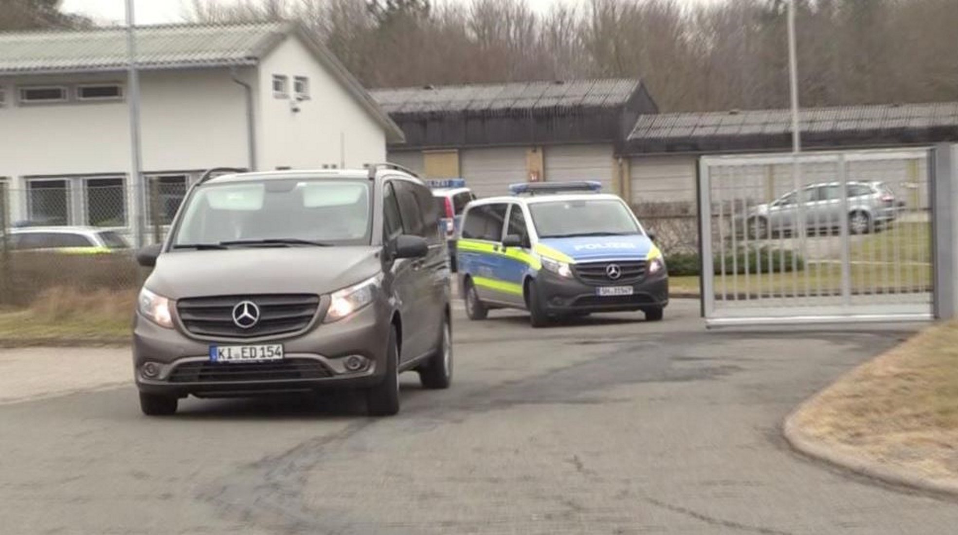 Puigdemont enters a German prison centre to await a court decision on Monday