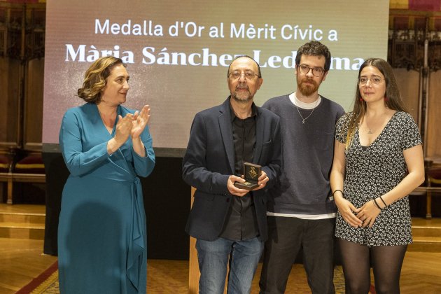 Manel Lucas i els fills Ajuntament Barc,leona Manel Lucas i els fills Ajuntament Barc,leona