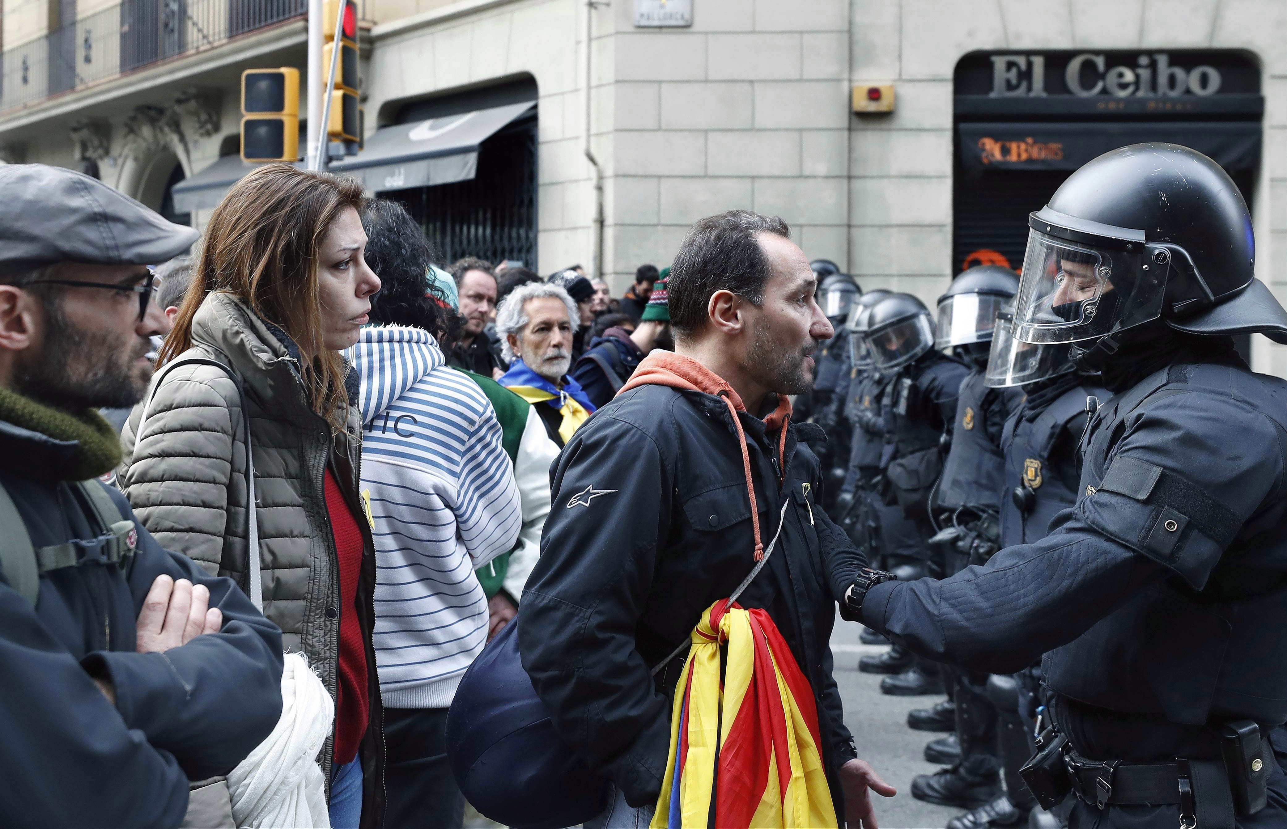 PP y Cs arremeten contra TV3 por informar de las protestas