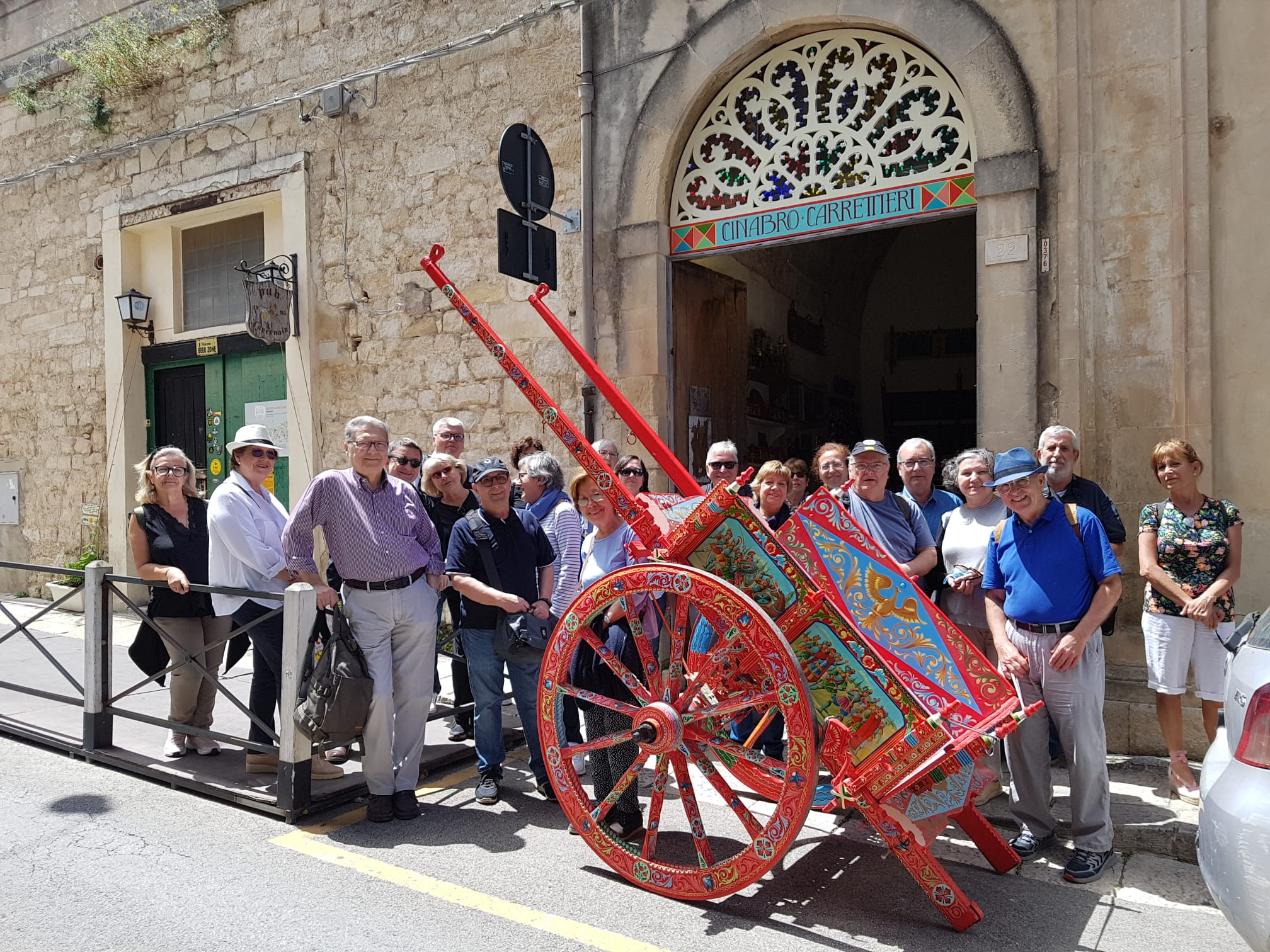 Ragusa. Taller de fabricació de carros Rosso Cinabro