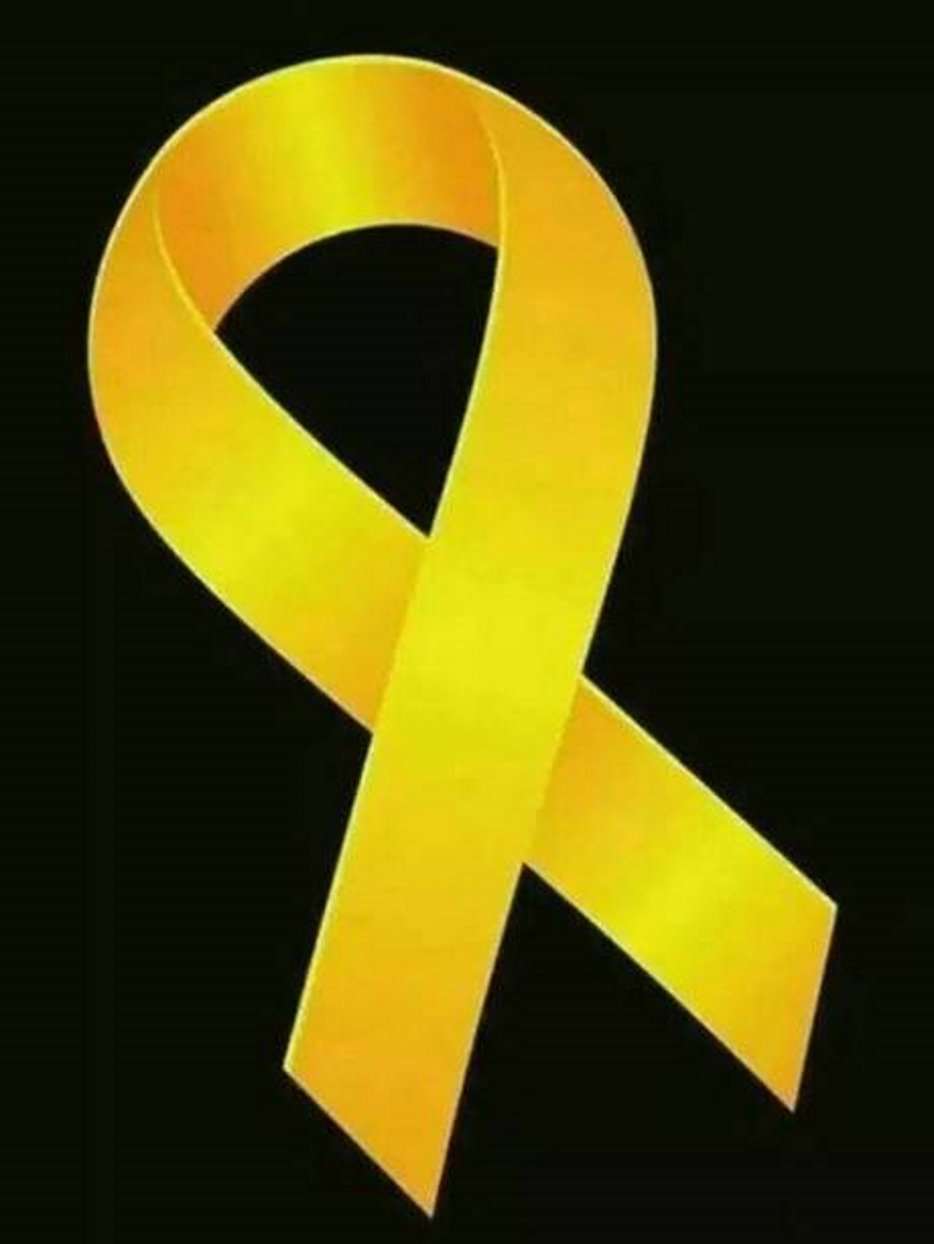 Un mallorquín, amonestado por llevar el lazo amarillo al trabajo