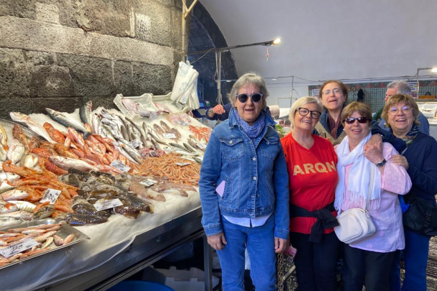 Catània. Part del grup de les noies al mercat de la Pescheria