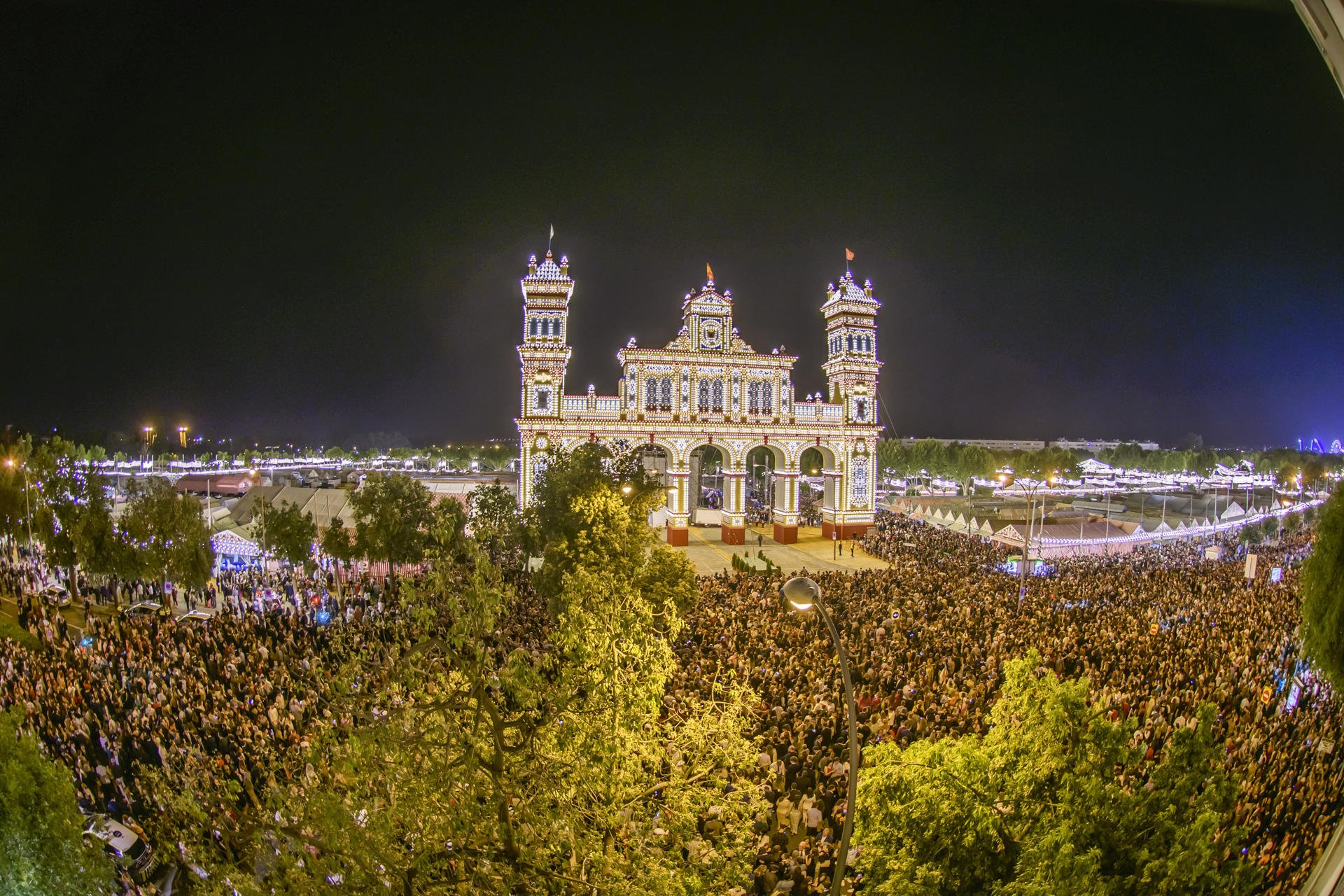 La Feria de Abril 2023, Sant Jordi en Barcelona 2023 y más: la vuelta al mundo en 15 fotos