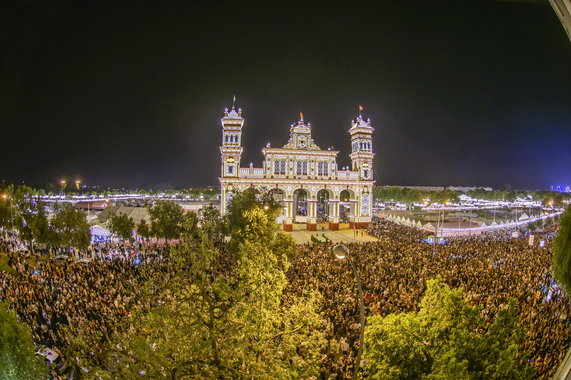 La Feria d'Abril 2023, Sant Jordi a Barcelona 2023 i més: la volta al món en 15 fotos