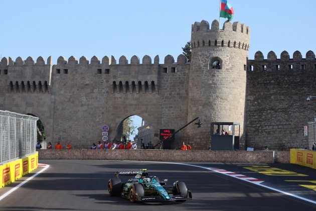 Fernando Alonso entrenamientos libres en Azerbaijan / Foto: EFE - Ali Haider Fernando Alonso entrenamientos libres en Azerbaijan / Foto: EFE - Ali Haider
