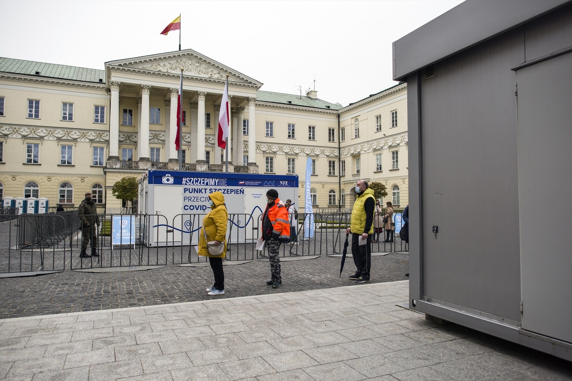 Tensión entre Polonia y Rusia: se disputan la propiedad de un edificio en Varsovia