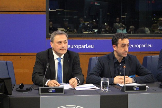 El secretari executiu de la Xarxa Vives, Ignasi Casadesús, i el president de la Xarxa per la Diversitat Lingüística (NPLD), Miquel Àngel Sureda