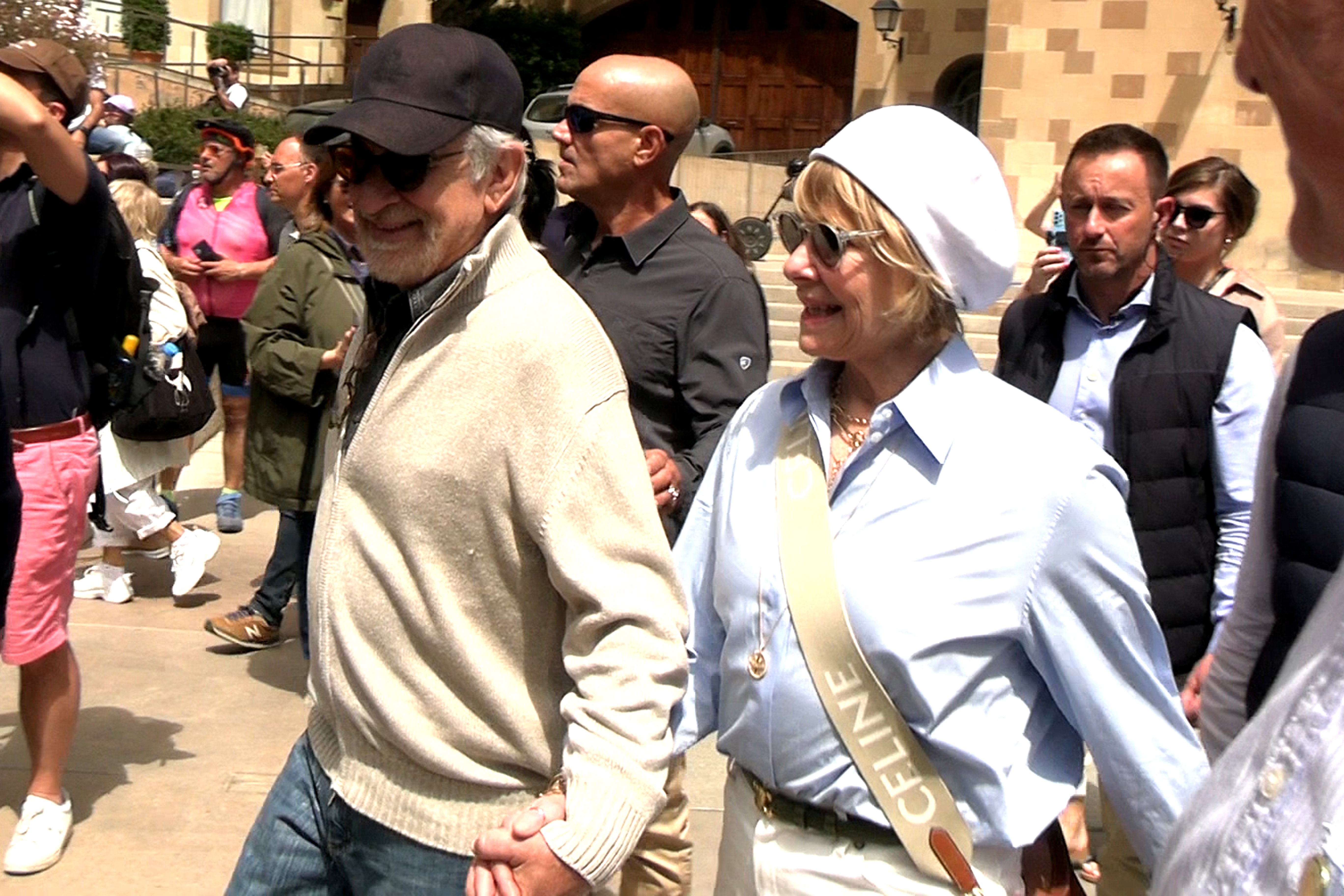 La Abadia de Montserrat ofrece a Steven Spielberg hacer la película del Indiana Jones catalán