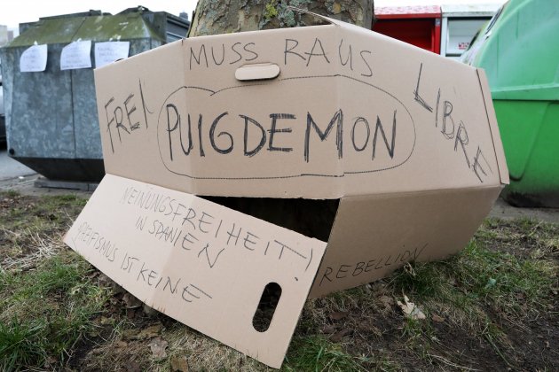 Cartells Puigdemont preso Alemania 26 03 2018 EFE