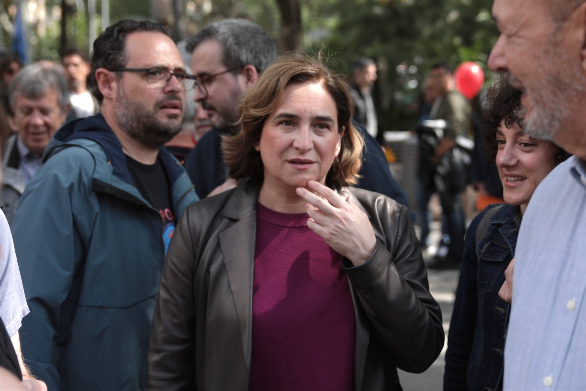 Colau presume ante Aragonès: "Nosotros hacemos oposiciones y no hemos tenido ningún problema"