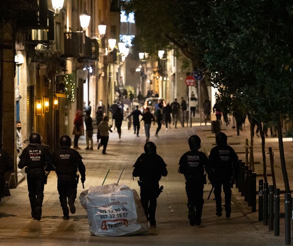 Dos manifestantes negacionistas de la covid-19 se enfrentan a elevadas penas: 7 años y medio y 5 años de prisión