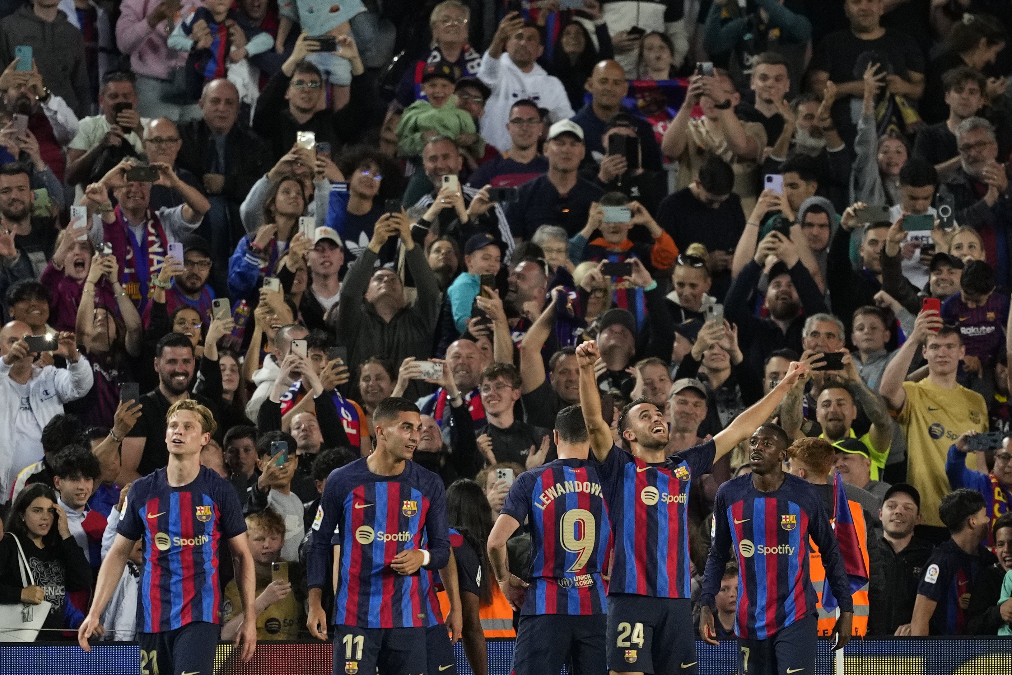 Jordi Alba salva un Barça molt espès que supera l'Osasuna amb patiment (1-0) i s'apropa al títol de Lliga