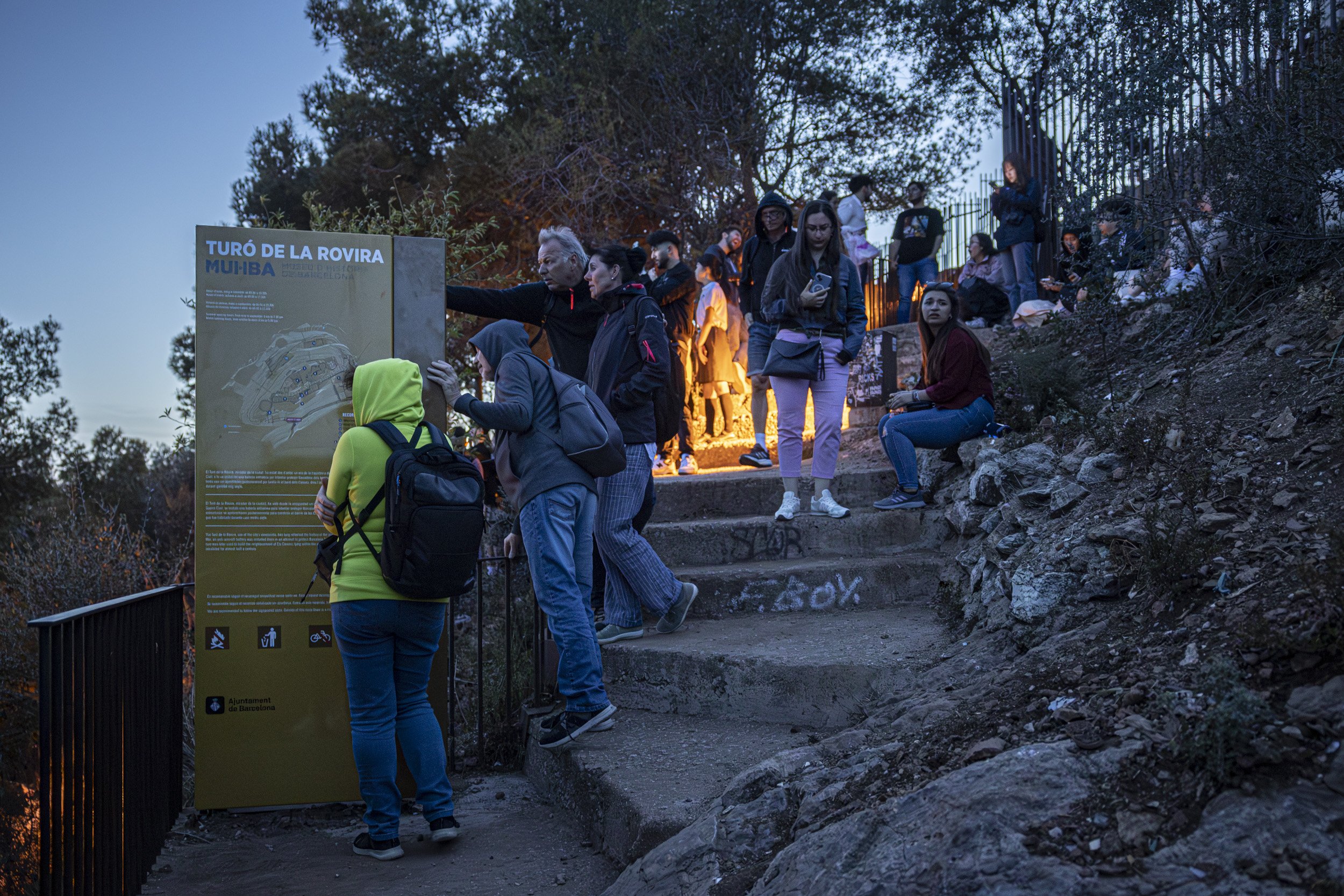 L’altra cara del tancament dels búnquers: els turistes s’escampen pel Turó de la Rovira