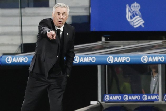 Carlo Ancelotti dirigiendo en el Real Madrid contra la Real Sociedad / Foto: EFE