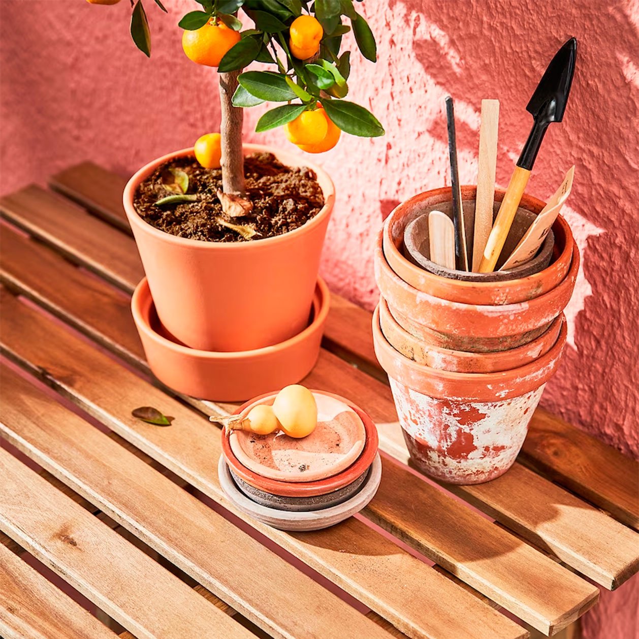 Ikea diseña una nueva mesa perfecta para balcones extremadamente pequeños