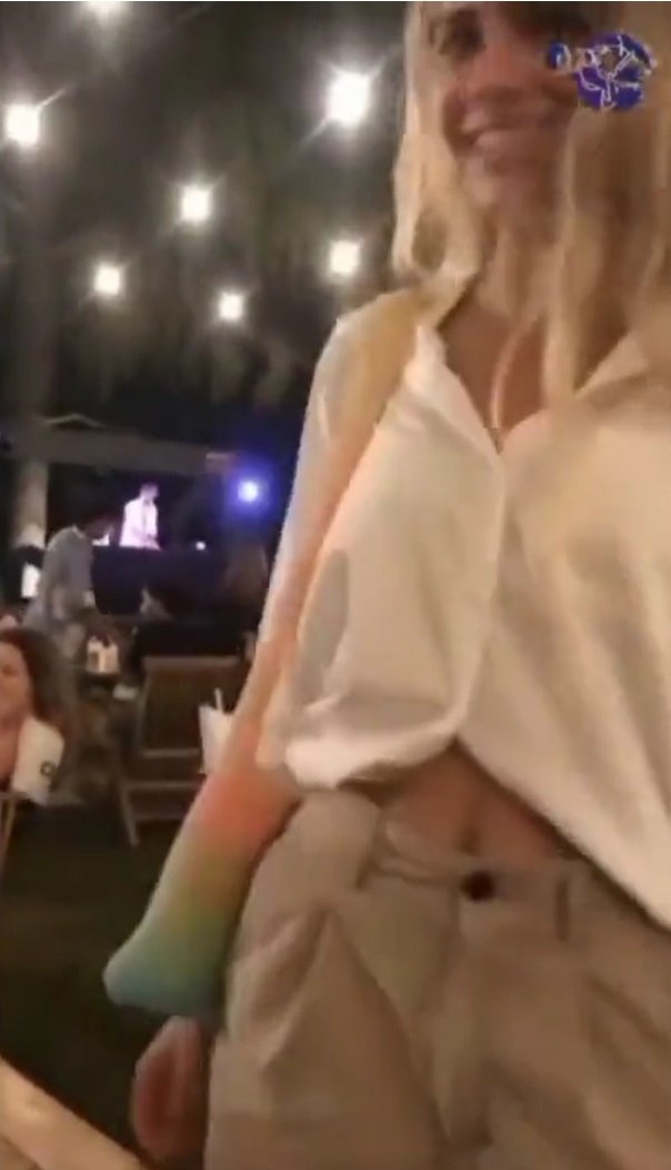 Clara Chía en la mansión de shakira Tw Clara Chía en la mansión de shakira Tw