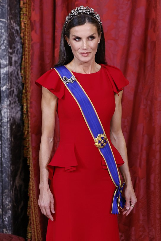 Letizia tiara franquista floras GTRES Letizia tiara franquista floras GTRES