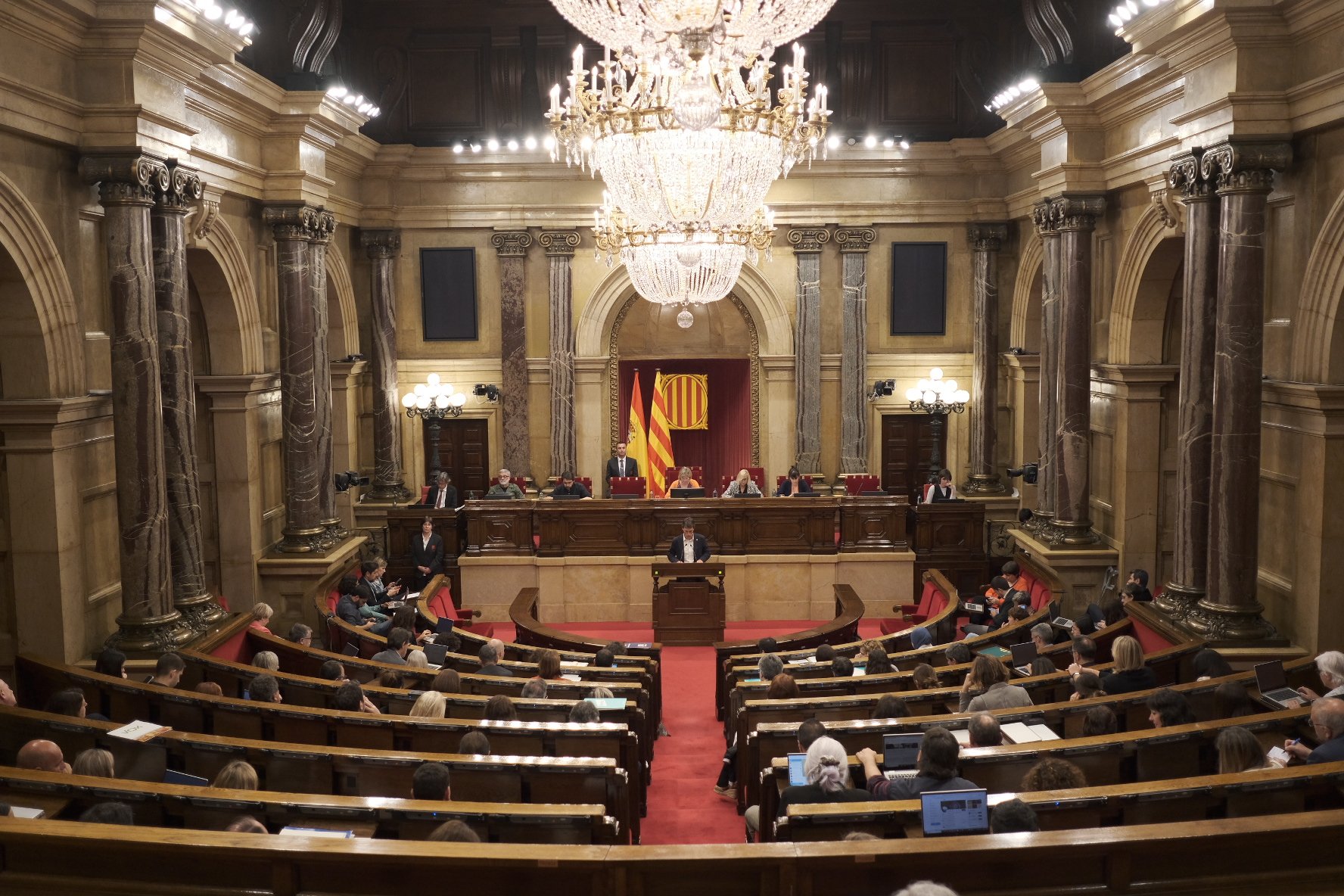 El TC tomba acords de la Mesa del Parlament sobre l'autodeterminació i la monarquia