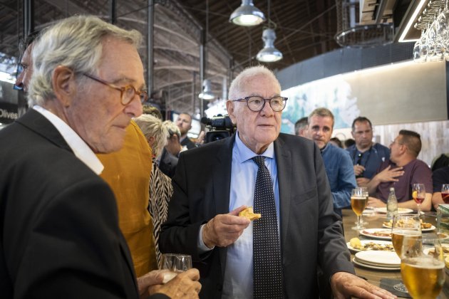Vermut alcaldables a la Boqueria / Foto: Carlos Baglietto Vermut alcaldables a la Boqueria / Foto: Carlos Baglietto