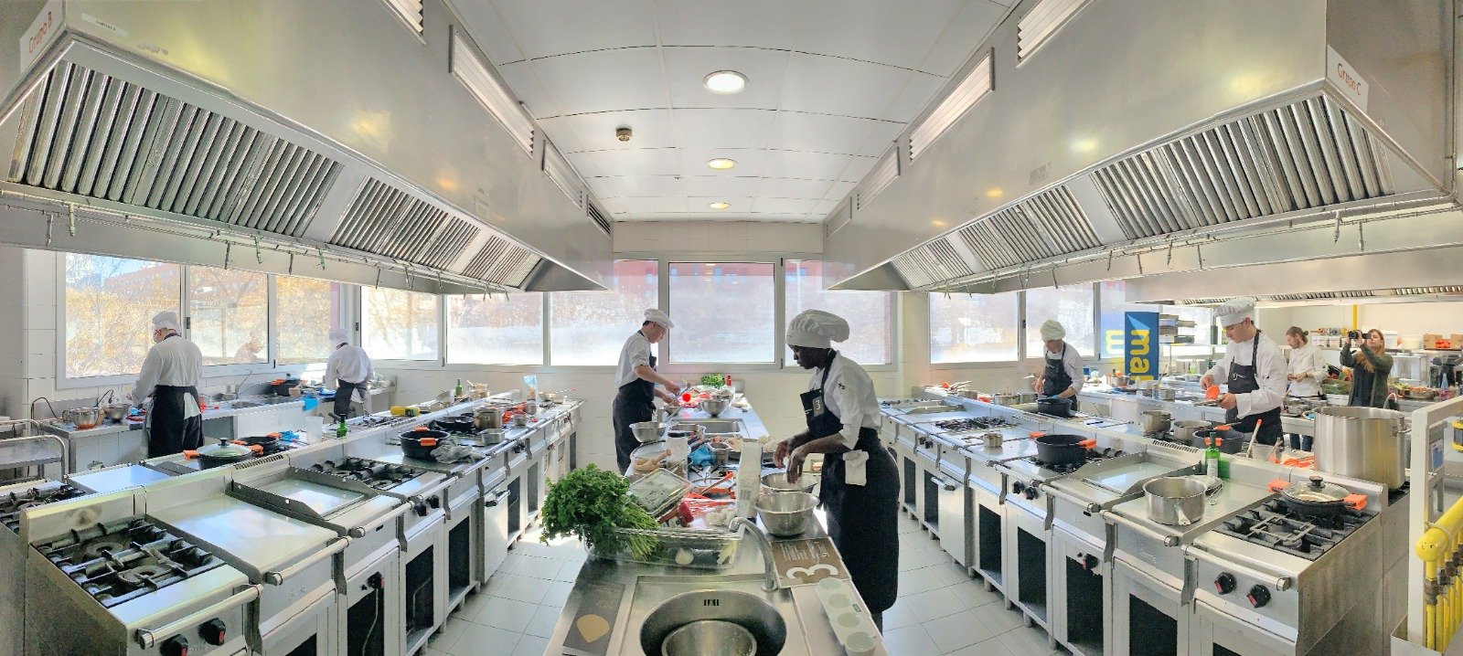 Los mejores estudiantes de cocina y sala de Catalunya se escogen el domingo en Les Borges Blanques