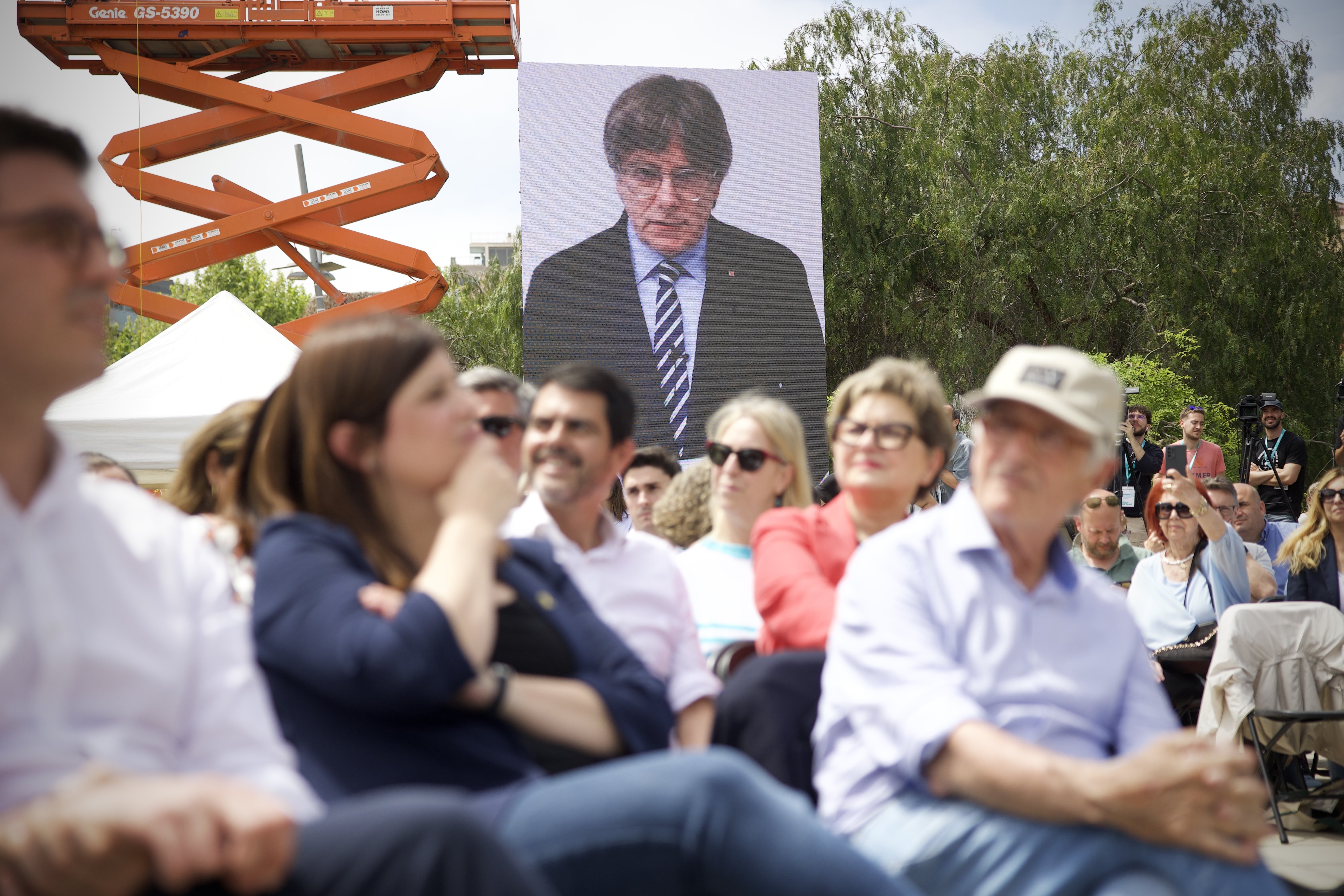 Junts calienta motores para las municipales con Puigdemont: "Hora de sumar y no desentenderse del país"